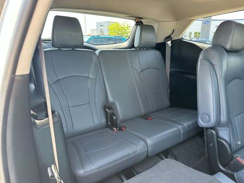 Used 2020 Buick Enclave Essence w/ Sound and Sites Package image 27