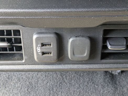 Used 2022 Chevrolet Silverado 1500 LT image 14