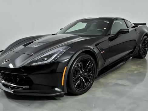 Used 2019 Chevrolet Corvette Grand Sport w/ Carbon Flash Badge Package RWD image 5