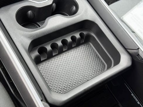 Used 2021 RAM 1500 Big Horn image 17