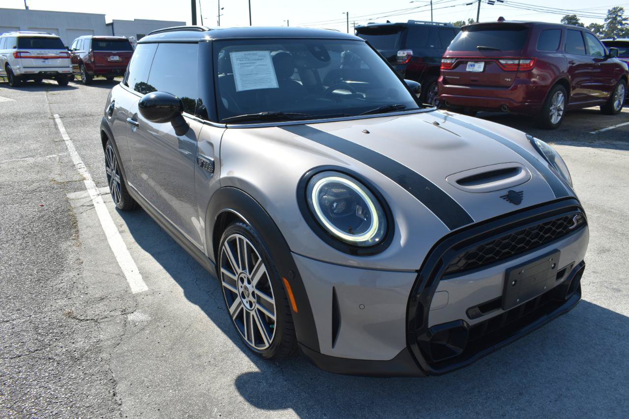 Used 2022 MINI Cooper S w/ Driver Assistance Package FWD image 4