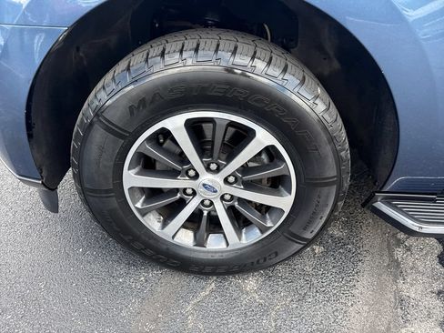 Used 2019 Ford Expedition XLT w/ Equipment Group 202A AWD/4WD image 29