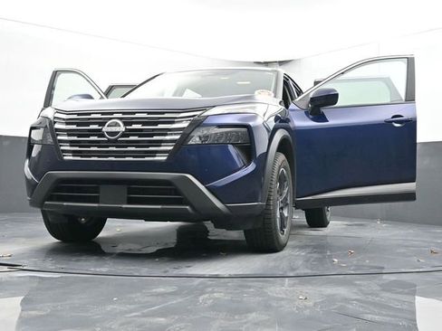 Used 2025 Nissan Rogue SV image 49
