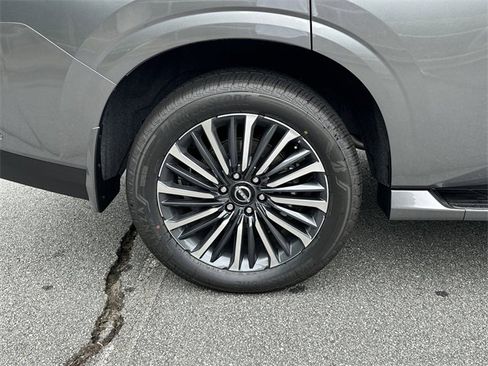 New 2025 Nissan Armada Platinum Reserve image 18