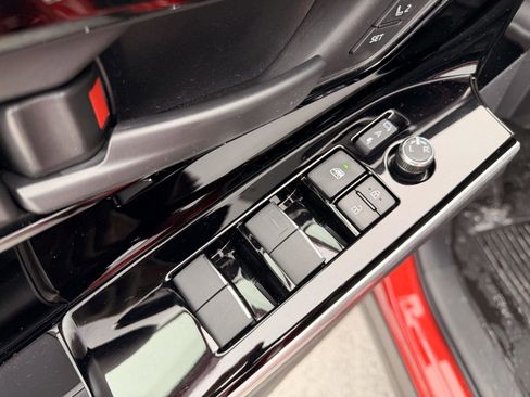 Used 2025 Subaru Solterra Limited image 16