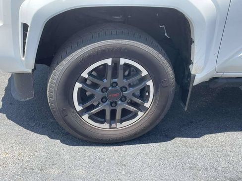 Used 2024 Toyota Tacoma TRD Sport w/ TRD Sport Premium Package AWD/4WD image 12