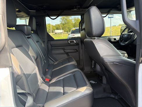 Certified 2025 Ford Bronco Outer Banks w/ Sasquatch Package AWD/4WD image 22