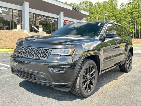 Used 2020 Jeep Grand Cherokee Altitude AWD/4WD image 1