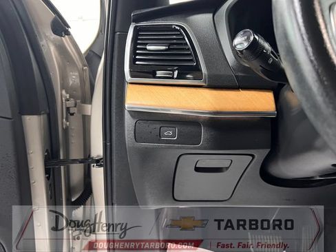 Used 2024 Volvo XC90 B6 Plus w/ Protection Package Premier AWD/4WD image 32