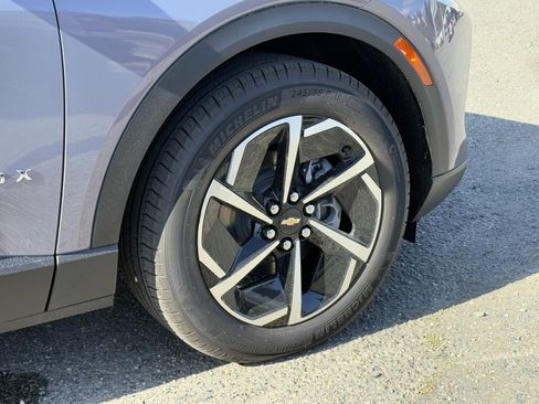 New 2026 Chevrolet Equinox EV LT image 33