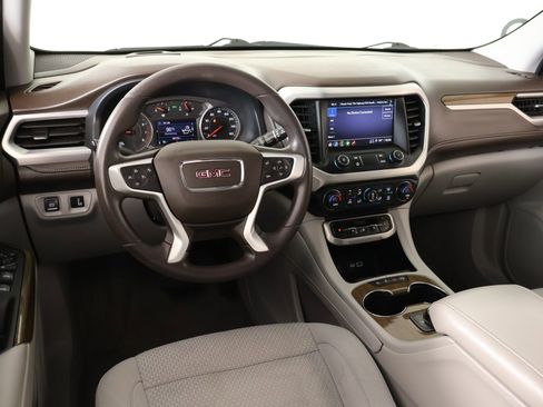 Used 2022 GMC Acadia SLE FWD image 2