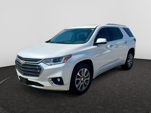 Used 2021 Chevrolet Traverse Premier image 2