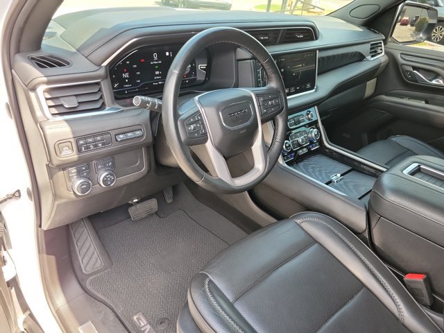 Used 2023 GMC Yukon Denali AWD/4WD image 4