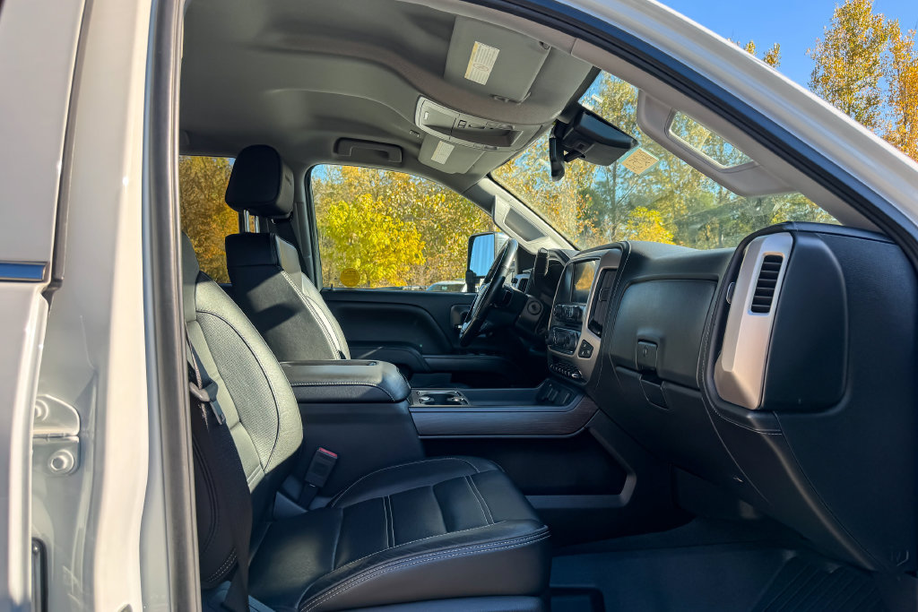 Used 2019 GMC Sierra 3500 Denali w/ Duramax Plus Package AWD/4WD image 13