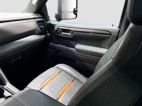 Used 2023 GMC Sierra 1500 AT4 image 22