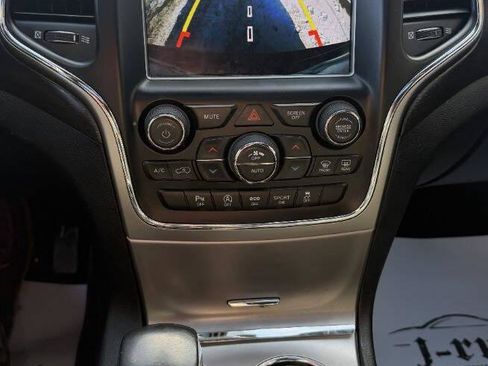 Used 2018 Jeep Grand Cherokee Altitude image 17