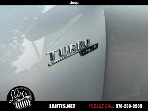 Used 2024 Mercedes-Benz GLB 35 AMG 4MATIC image 32