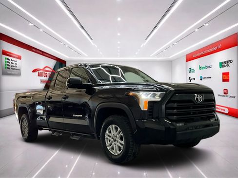 Used 2022 Toyota Tundra SR5 w/ SR5 Convenience Package image 2