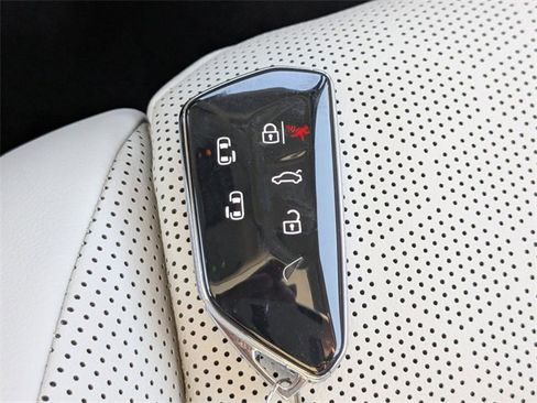 New 2025 Volkswagen ID. Buzz 1st Edition image 33