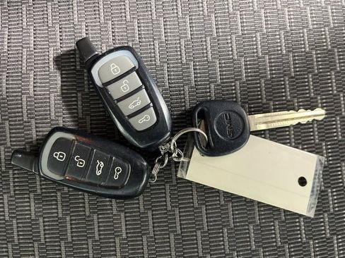 Used 2012 GMC Canyon SLE image 13