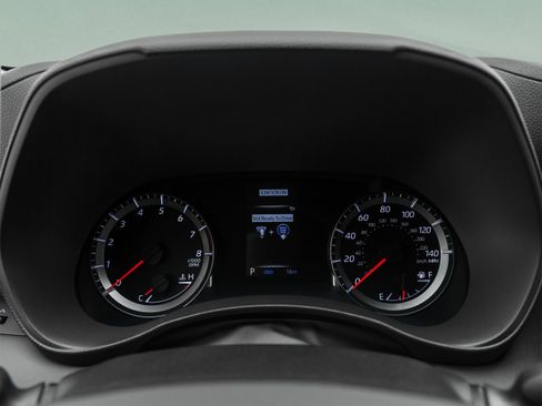 Used 2021 Toyota Highlander L FWD image 22