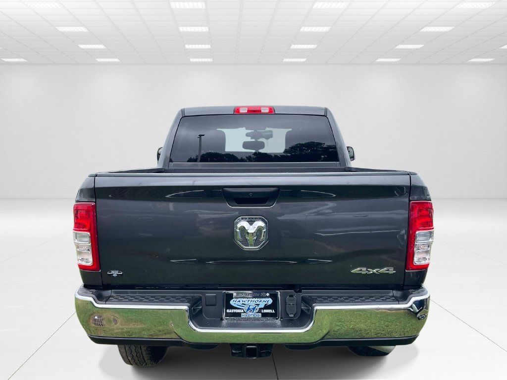 Used 2022 RAM 2500 Tradesman w/ Chrome Appearance Group AWD/4WD image 5