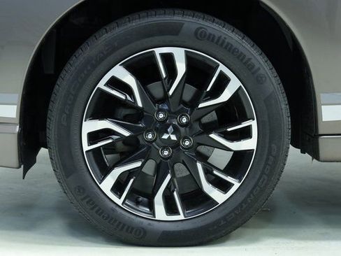 Used 2018 Mitsubishi Outlander SEL image 8
