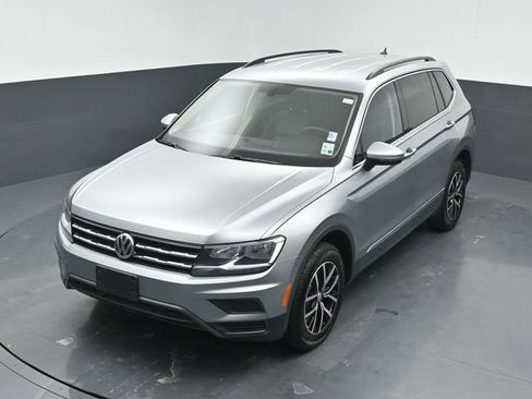 Used 2021 Volkswagen Tiguan SE image 11