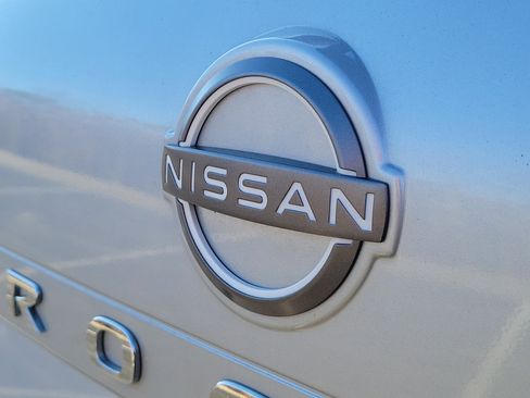 Used 2022 Nissan Rogue SV image 6