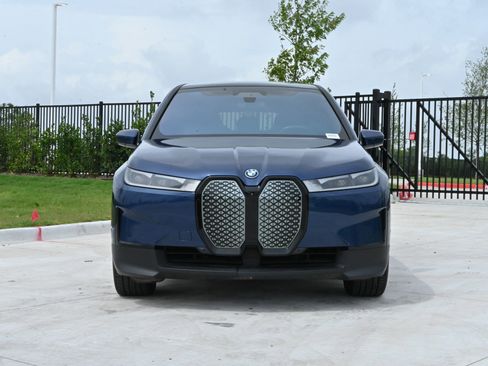 Used 2023 BMW iX xDrive50 w/ Premium Package AWD/4WD image 3