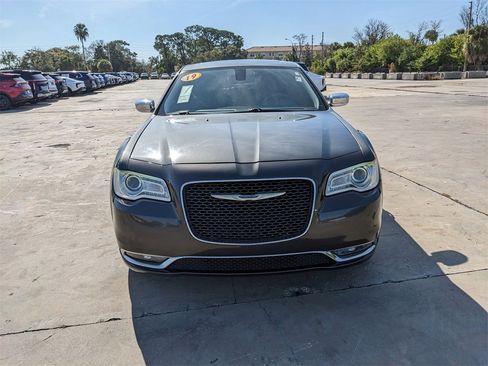 Used 2019 Chrysler 300 Limited image 4