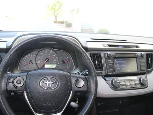 Used 2015 Toyota RAV4 XLE AWD/4WD image 26