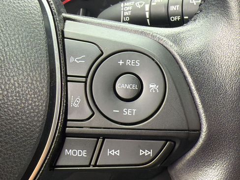 Used 2021 Toyota RAV4 XLE Premium FWD image 25