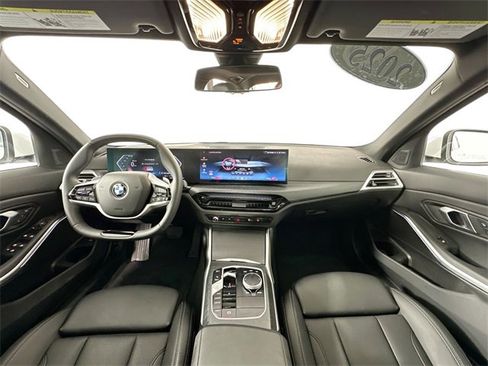 Used 2025 BMW 330i xDrive Sedan image 3