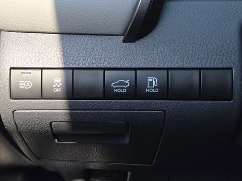 Used 2022 Toyota Camry SE image 24