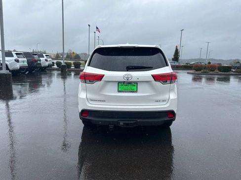 Used 2018 Toyota Highlander XLE image 9