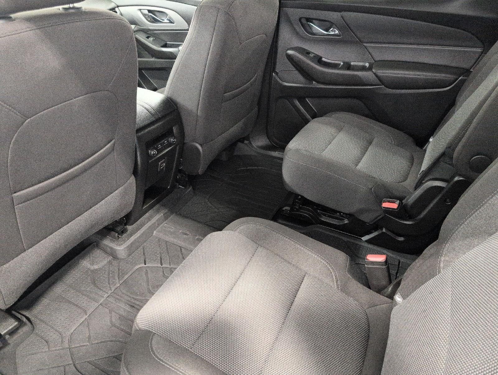 Used 2023 Chevrolet Traverse LT w/ Midnight/Sport Edition AWD/4WD image 21