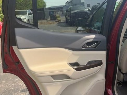 Used 2021 GMC Acadia Denali w/ Denali Technology Package image 27