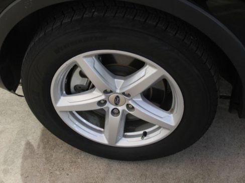 Used 2018 Ford Explorer XLT w/ Equipment Group 201A image 22