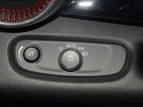 New 2026 Chevrolet Trax RS w/ Sunroof Package image 34