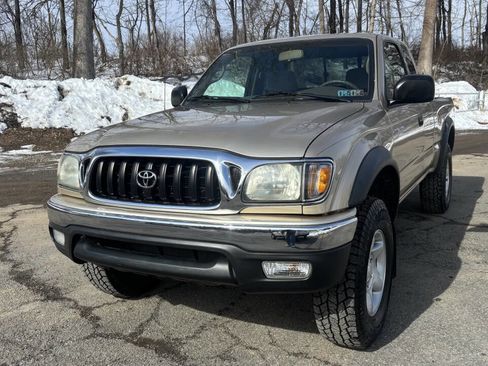 Used 2004 Toyota Tacoma 4x4 Xtracab image 5