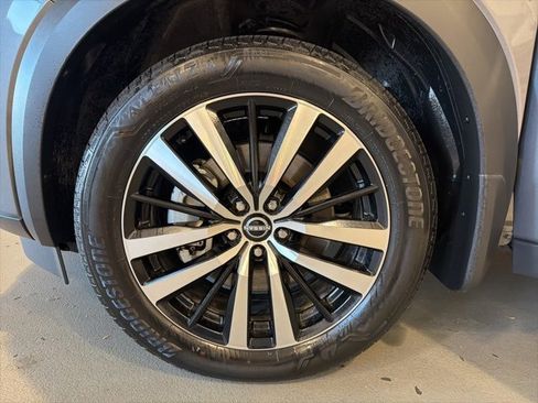 Certified 2025 Nissan Pathfinder Platinum image 30