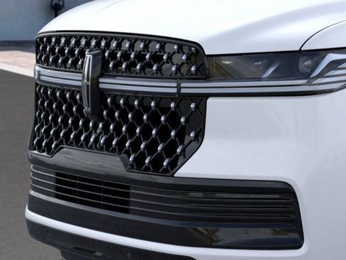 New 2025 Lincoln Navigator L Black Label image 17