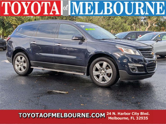 Used 2017 Chevrolet Traverse LT w/ Style and Technology Package FWD image 1