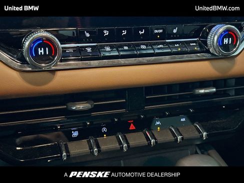 Used 2025 GMC Canyon AT4 image 11