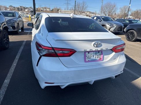Used 2018 Toyota Camry SE w/ Moonroof Package image 14