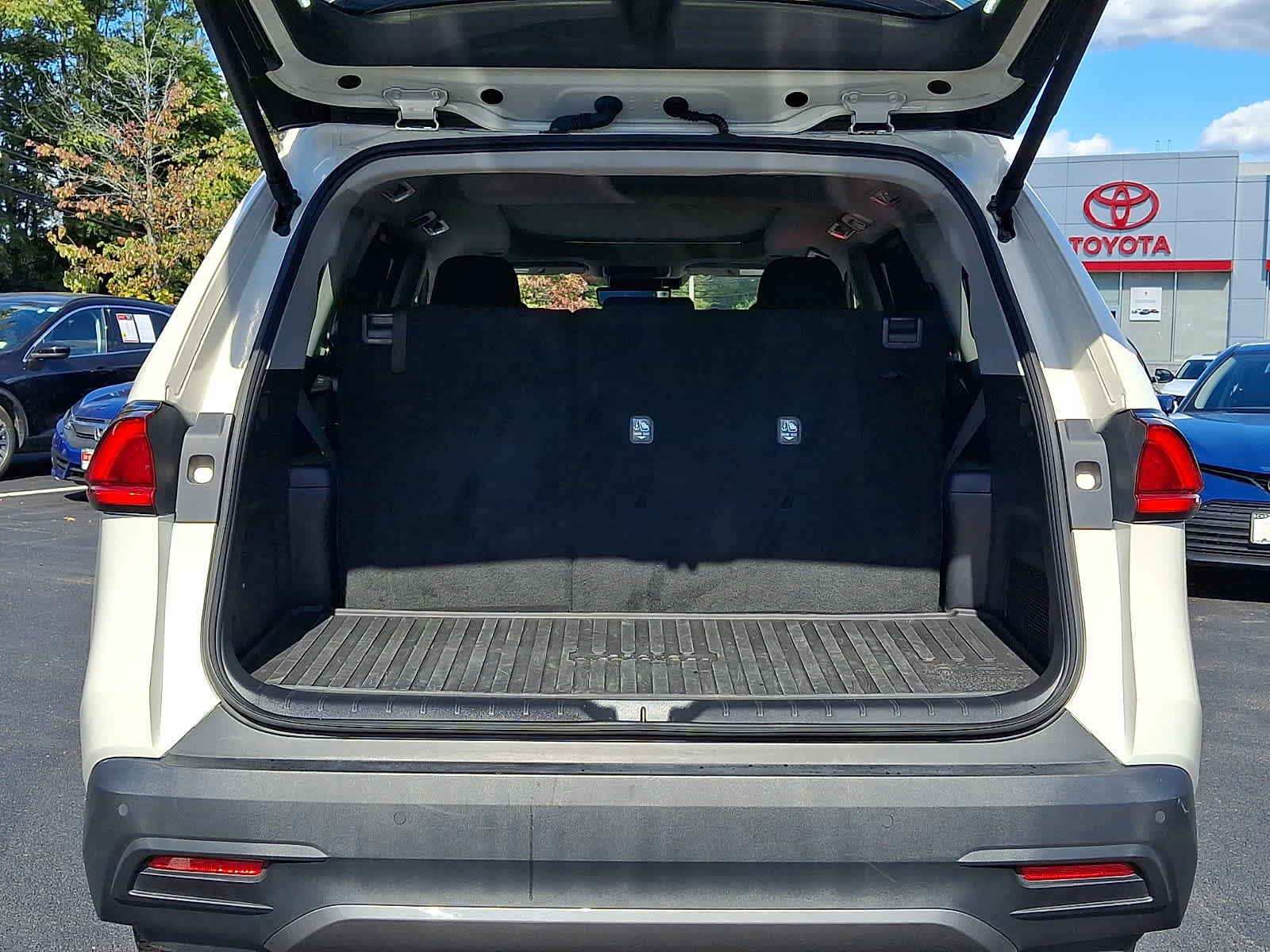 Certified 2024 Toyota Grand Highlander AWD image 34