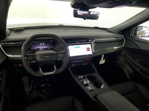 New 2026 Jeep Cherokee Overland w/ Advanced Pro Tech Group AWD/4WD image 15