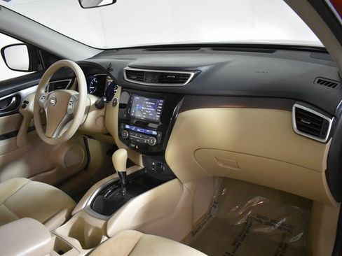 Used 2015 Nissan Rogue SV image 33