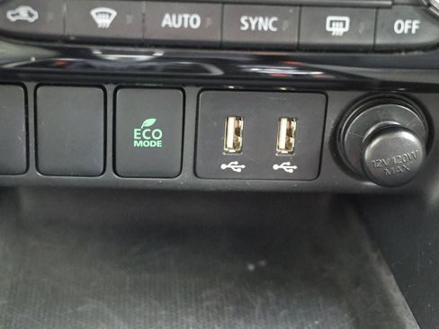 Used 2025 Mitsubishi Eclipse Cross SE image 24